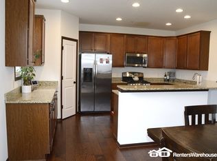 9580 Madison Dr APT 1, Chanhassen, MN 55317