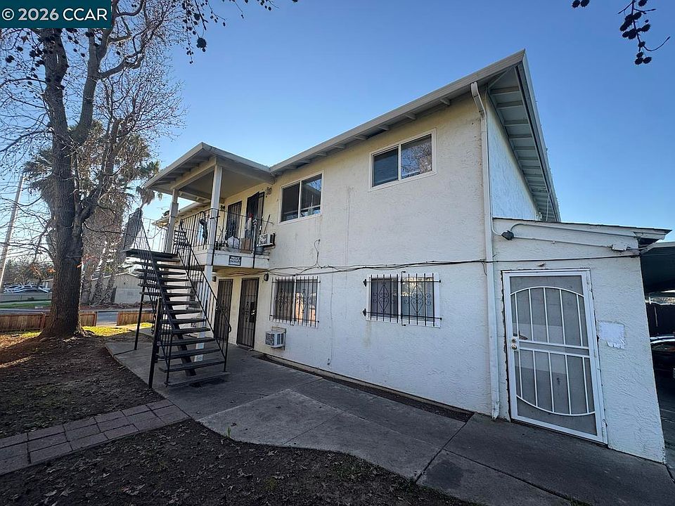 2nd image of 1504 Sycamore Dr