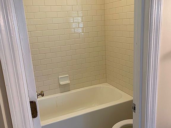 Main bedroom en-suite 