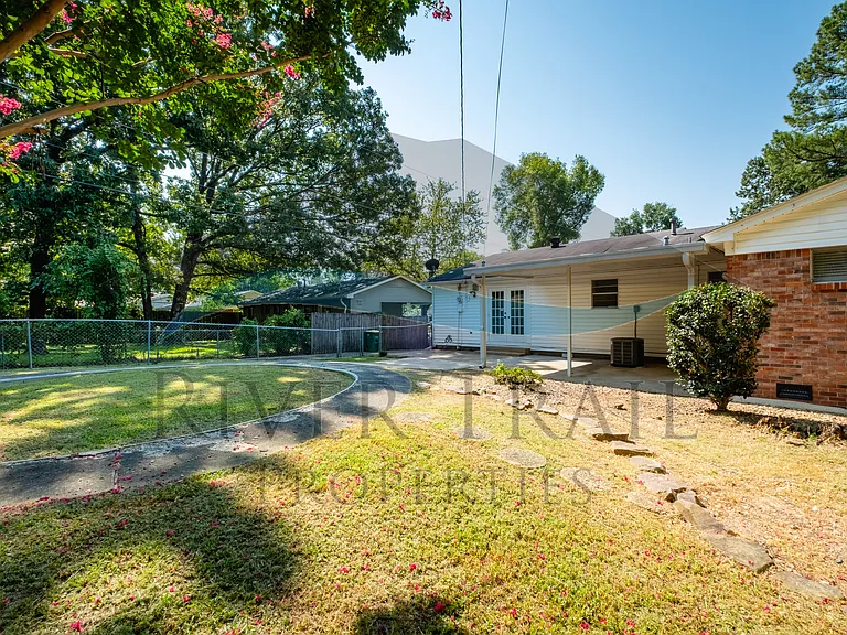10202 Ronald Dr — Photo 40