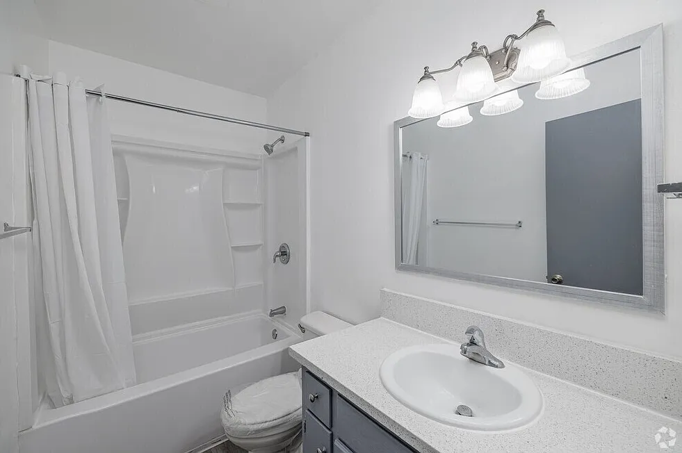 2 bed, 925 sqft, $2,450 — Photo 2