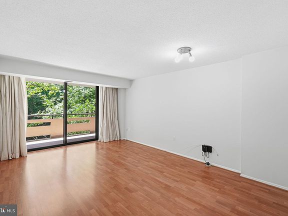 3rd image of 1808 Old Meadow Rd APT 503