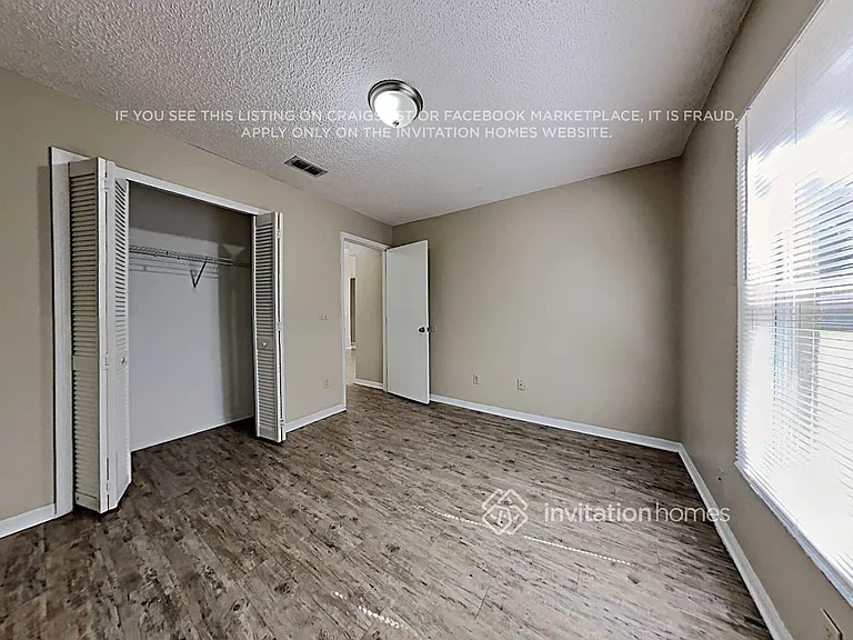2624 Lake Jackson Cir — Photo 15