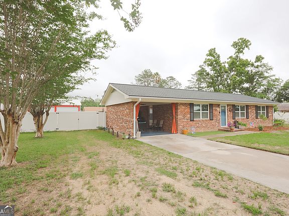 2nd image of 106 Beaver Dr