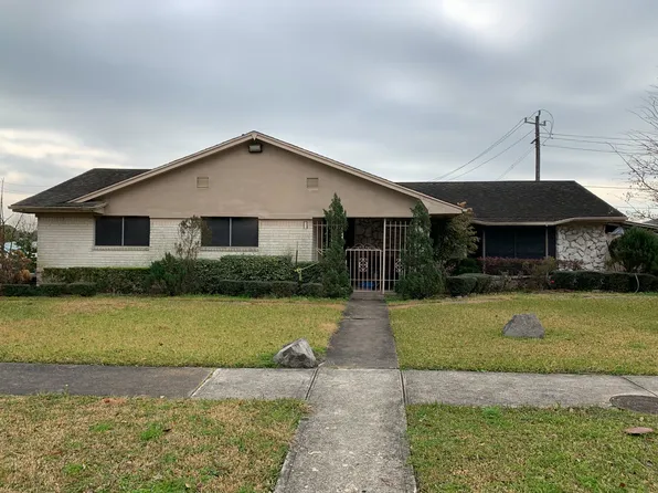 10134 Kirkglen Dr, Houston, TX 77089