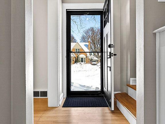 4th image of 433 E Parkway Blvd