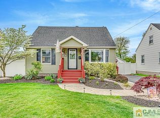 412 Giles Ave, Middlesex, NJ 08846