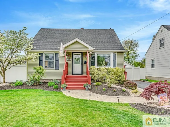 412 Giles Ave, Middlesex, NJ 08846