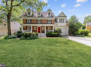 7408 Radnor Rd, Bethesda, MD 20817