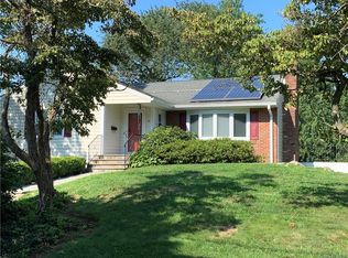 15 Manor Ave, White Plains, NY 10605