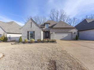 56 Emerald Breeze Dr, Jackson, TN 38305