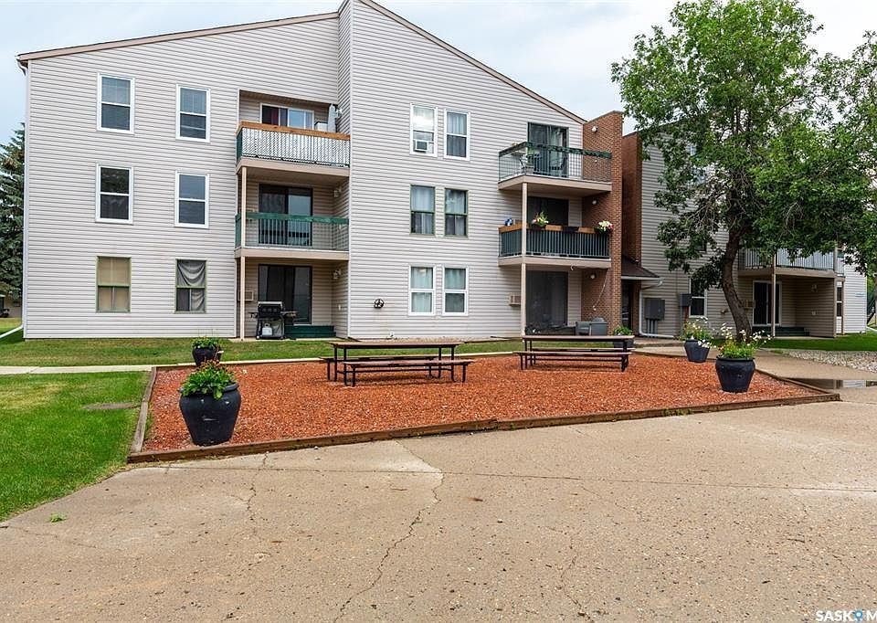1st image of UNIT 302-34 Nollet AVENUE