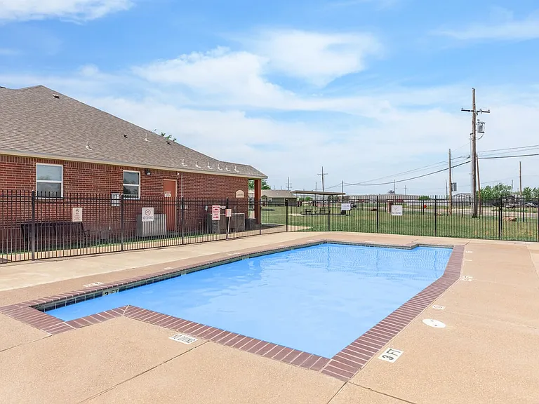 Amarillo Greentree Village — Photo 14