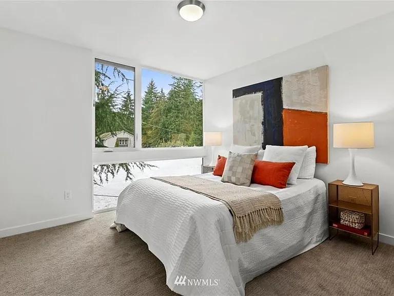 14013 Greenwood Ave N #F — Photo 9
