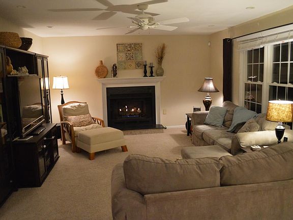 LR with gas fire place