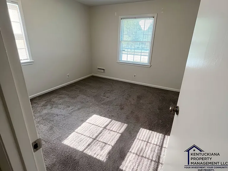 9400 Habersham Dr — Photo 13
