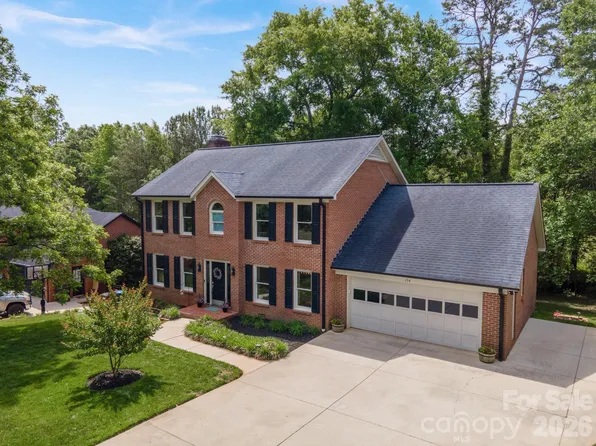 134 31st Avenue Ct NE, Hickory, NC 28601