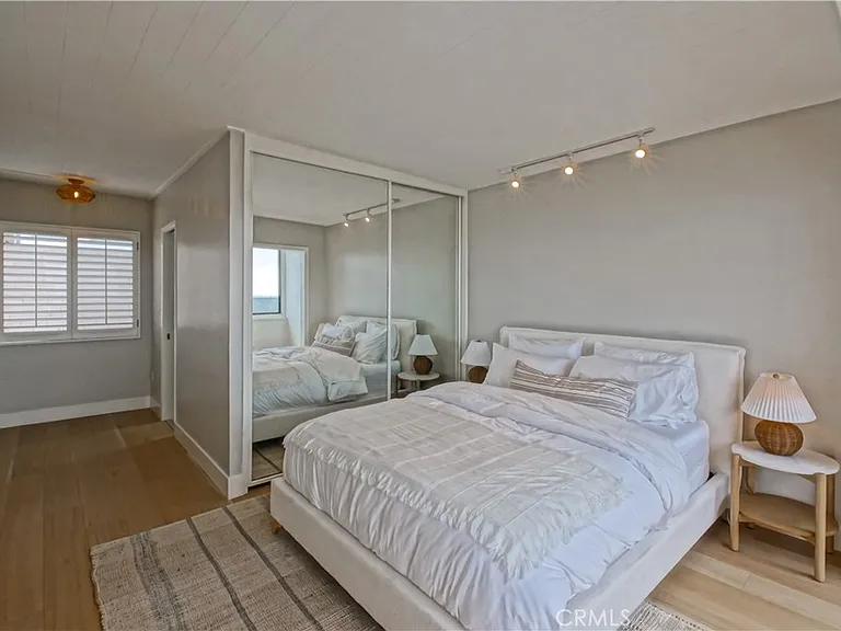 320 Marine Ave — Photo 48