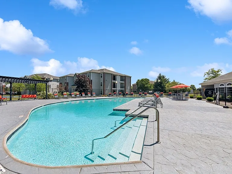 University Village — Photo 10