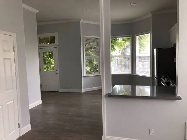 828 Milton St — Photo 3