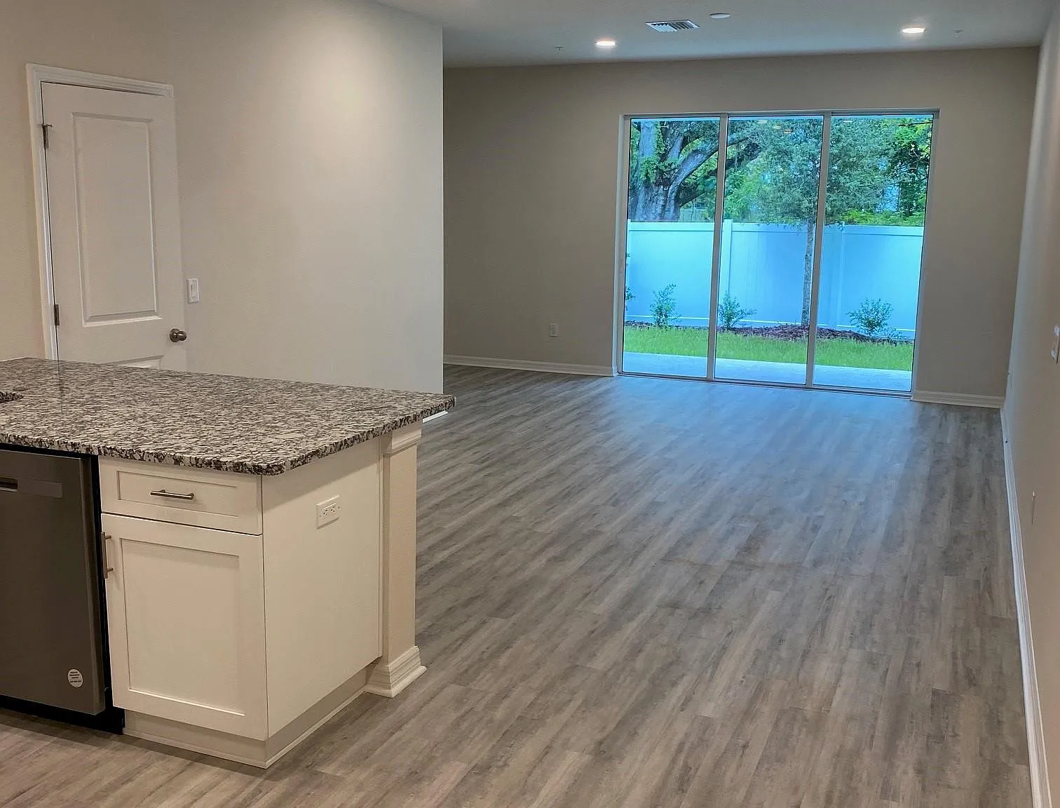 2986 Mearshire Dr — Photo 3