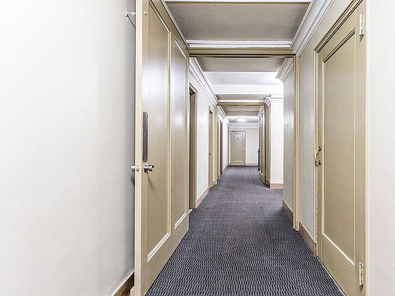 4th image of 140 E 46th St APT 11S