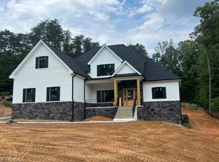 7640 Crossing Ridge Dr, Belews Creek, NC 27009
