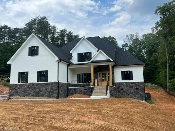 7640 Crossing Ridge Dr, Belews Creek, NC 27009