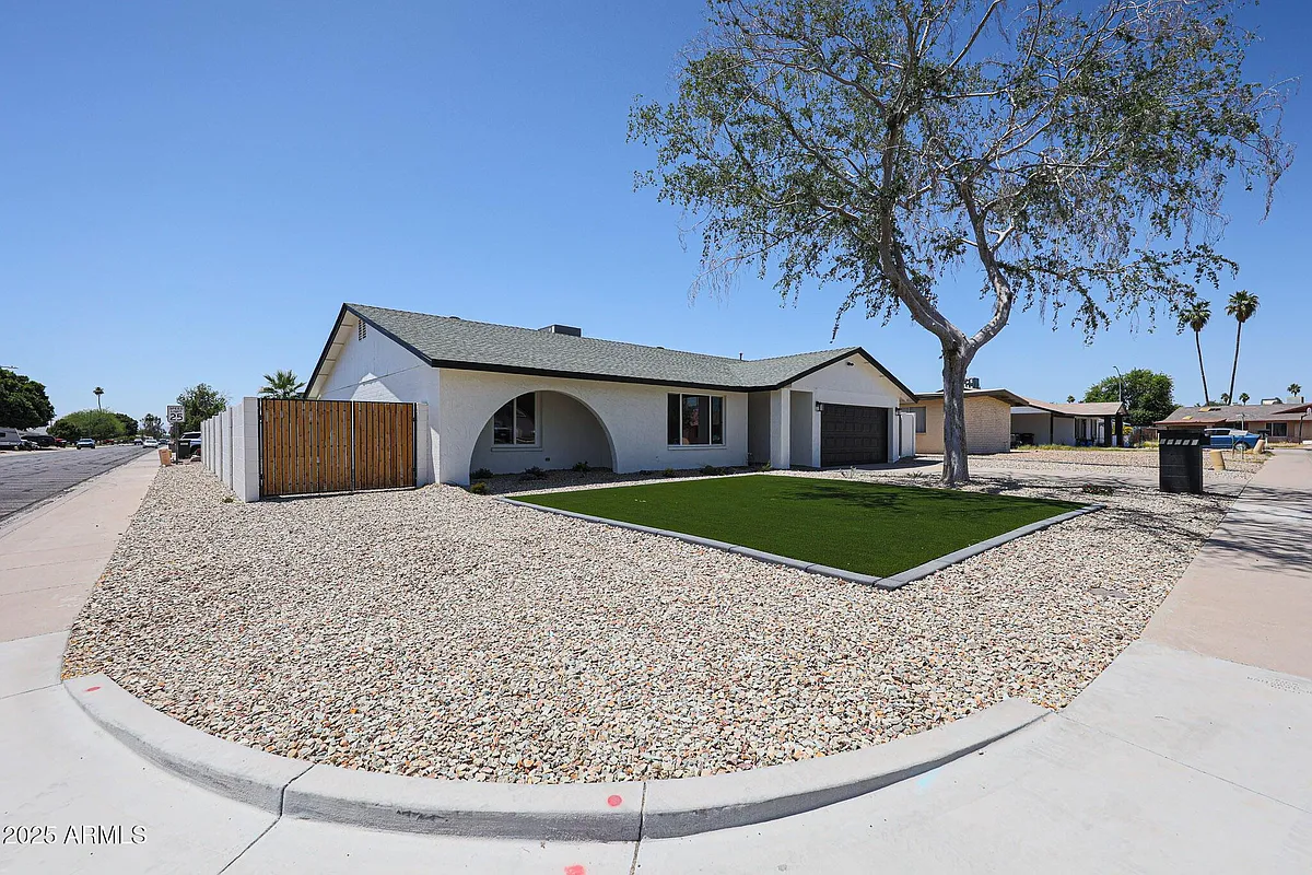 Building Photo - 11202 N 43rd Dr