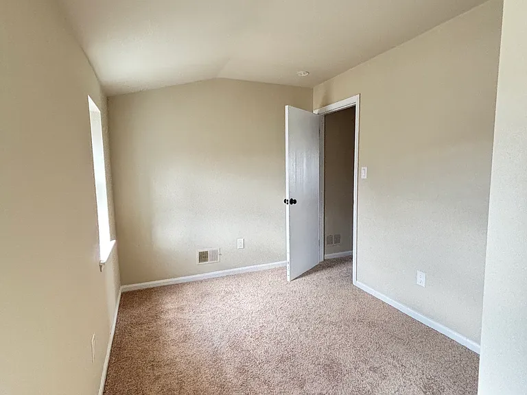 116 S Schroeder St — Photo 8