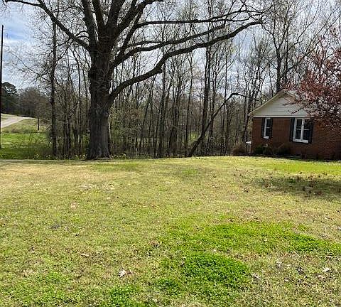 3rd image of 530 Jackson Dr