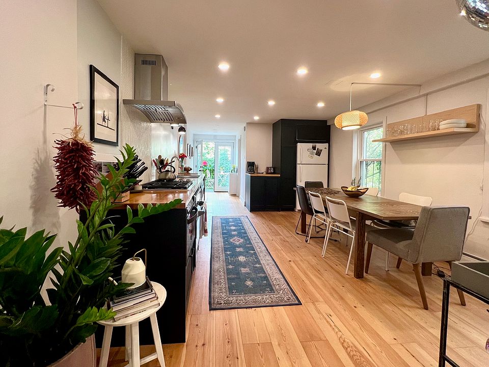 1st image of 269 Leonard St #2