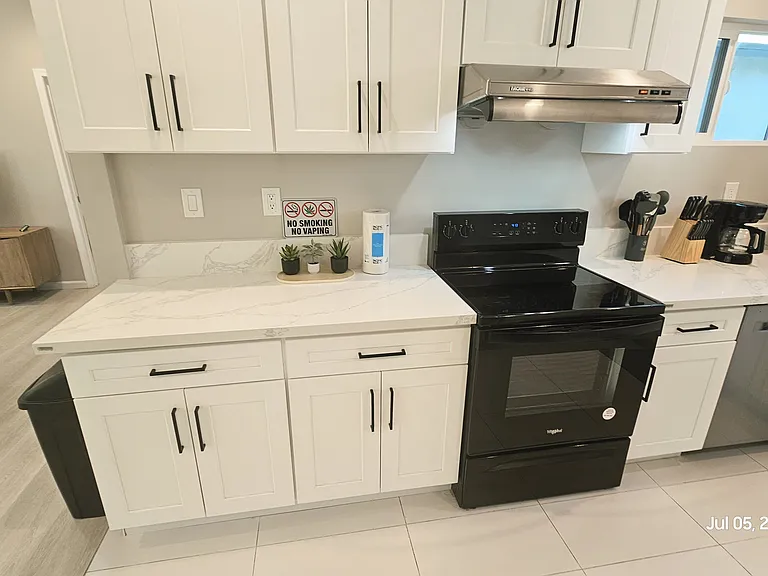 2449 S Graydon Ave — Photo 4