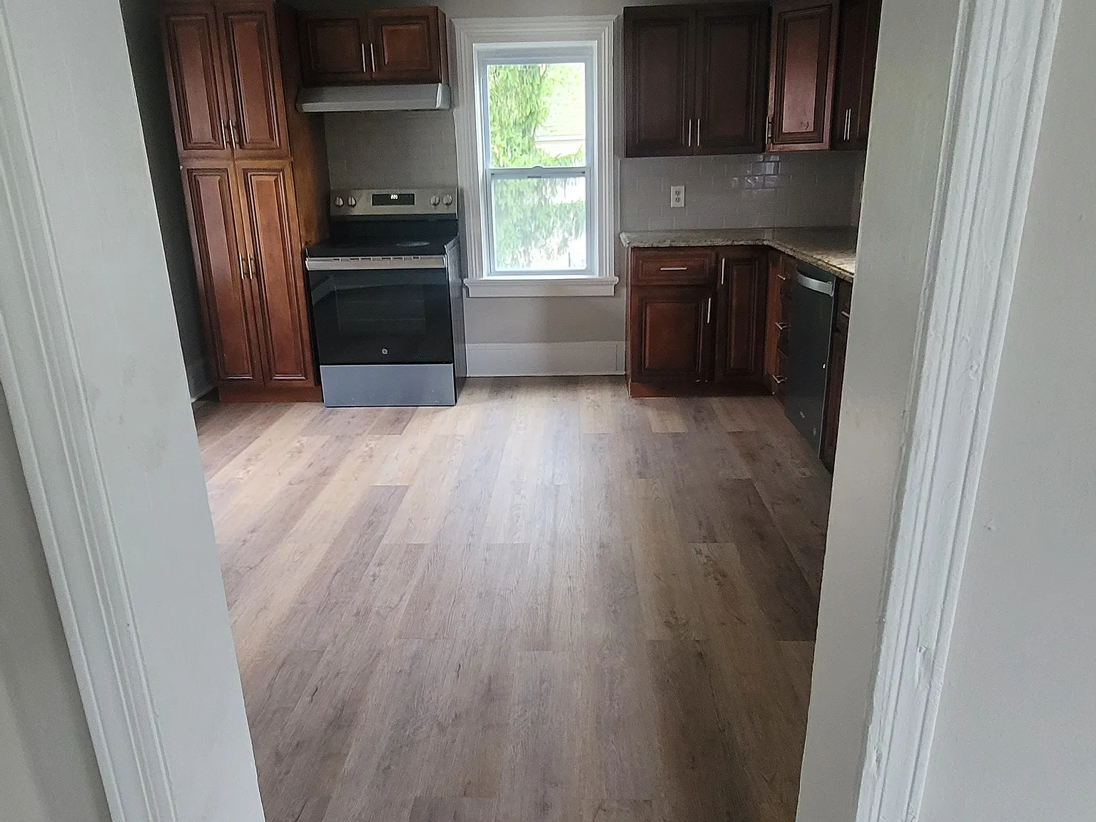 3 bed, 750 sqft, $3,200 — Photo 4