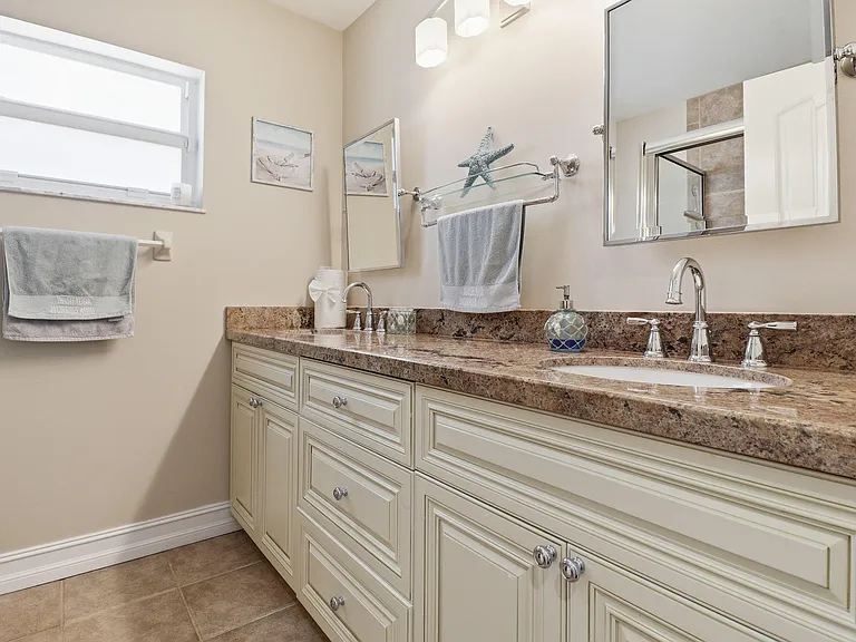 16 Leeward Cir — Photo 28