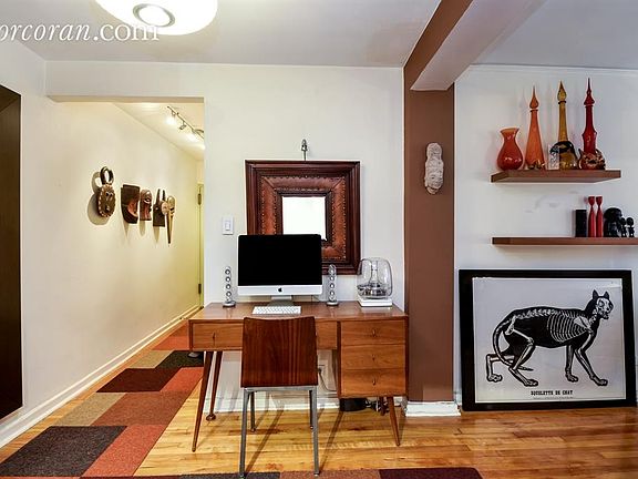 4th image of 305-313 W 18th St #2D