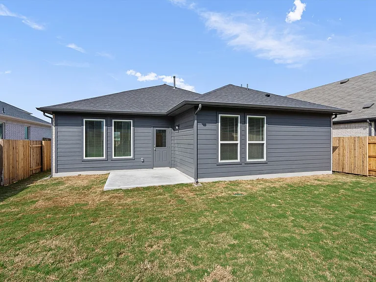 315 Diamondleaf Dr — Photo 24