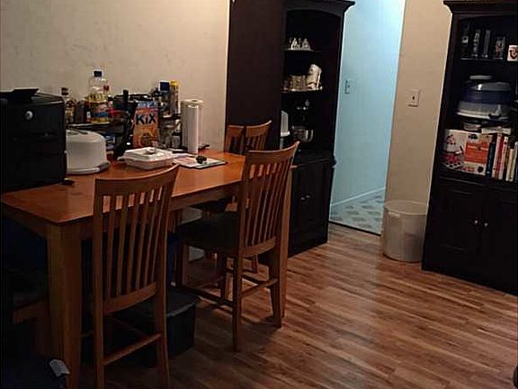 5th image of 618 NE 8th Ave