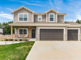 2413 SE Creekridge Ct, Blue Springs, MO 64014