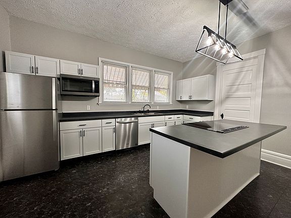 5th image of 900 S 17th St