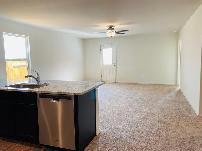 1017 Riverdale Cv — Photo 6