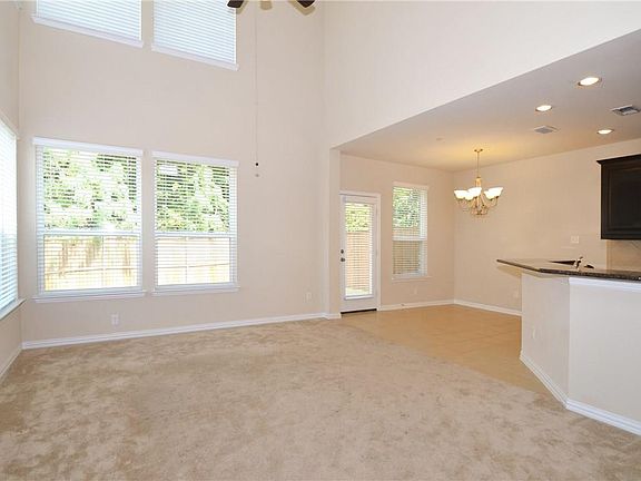 5th image of 185 Barrington Ln