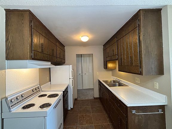 2nd image of 41 Arlington Ave W APT 306