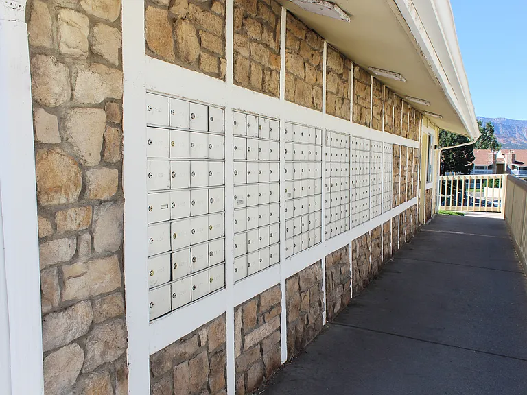 Willow Ridge Apartments — Photo 11