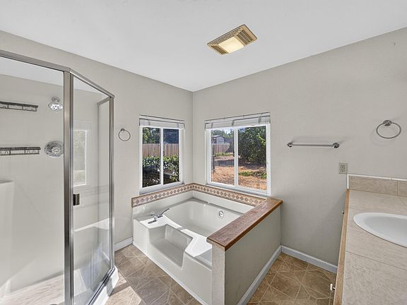4th image of 1943 Lindeena Ln