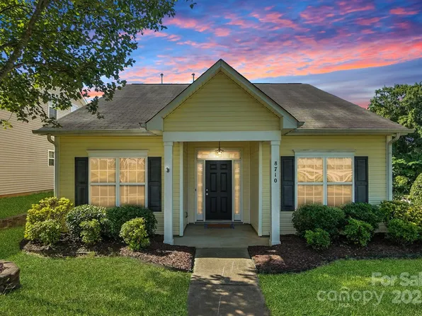 8710 Arrowhead Place Ln, Cornelius, NC 28031