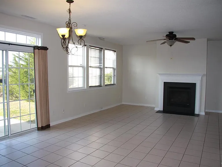 222 Northlands Dr — Photo 8