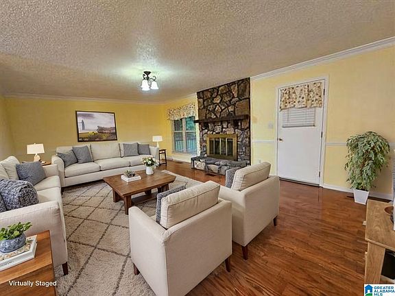 4th image of 2448 Tracy Ln