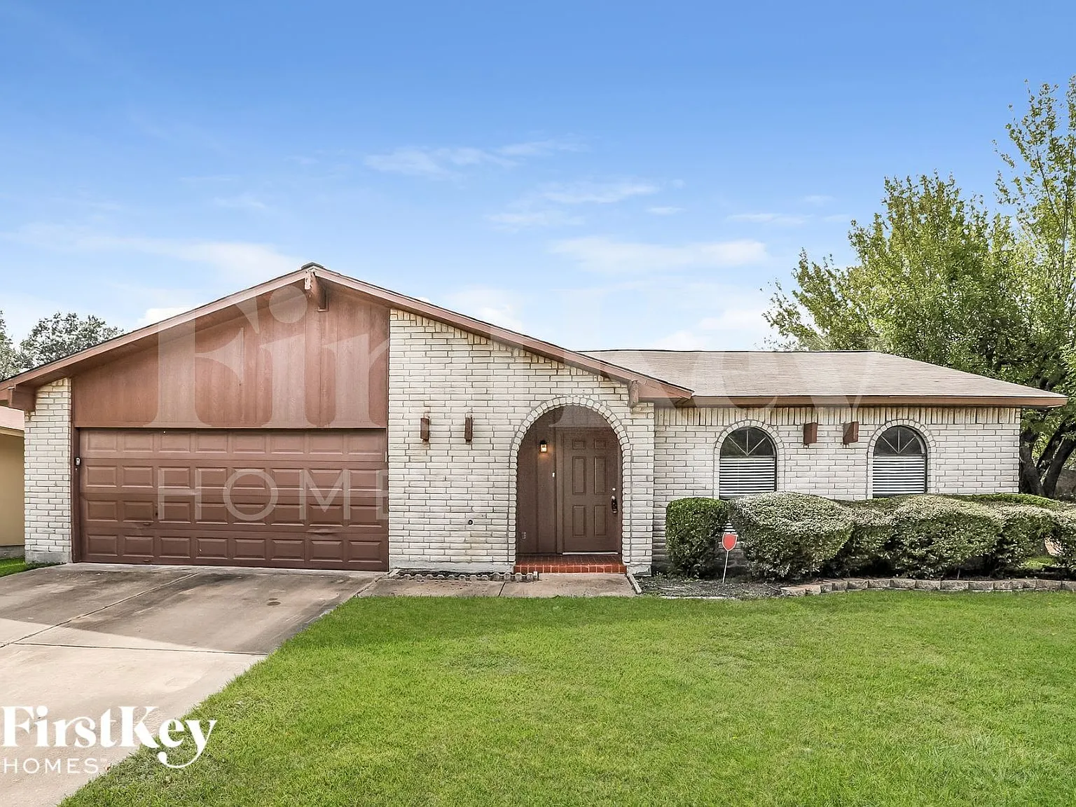 4 bed, 2.5 bath, 2238 sqft, $1,945 — Photo 1