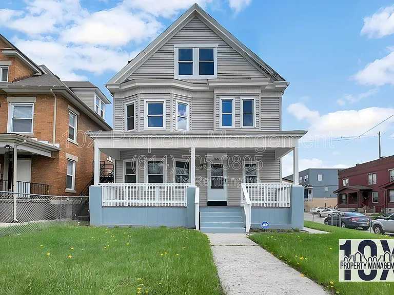 1652 Summit St #A — Photo 2